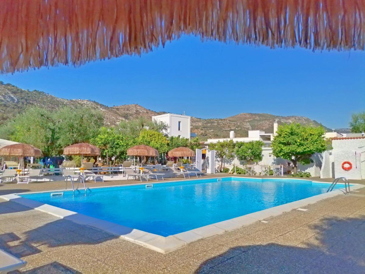 Hotel Residence Torre Del Porto Mattinata Exterior photo