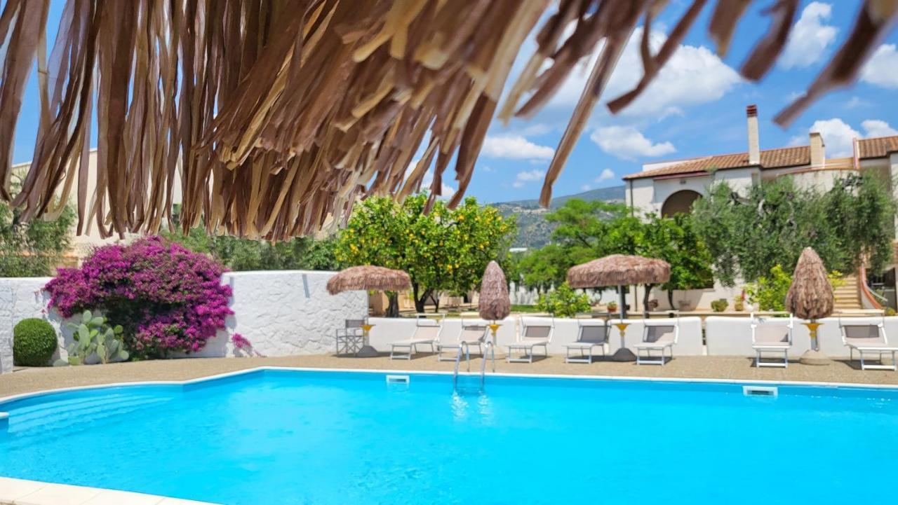 Hotel Residence Torre Del Porto Mattinata Exterior photo