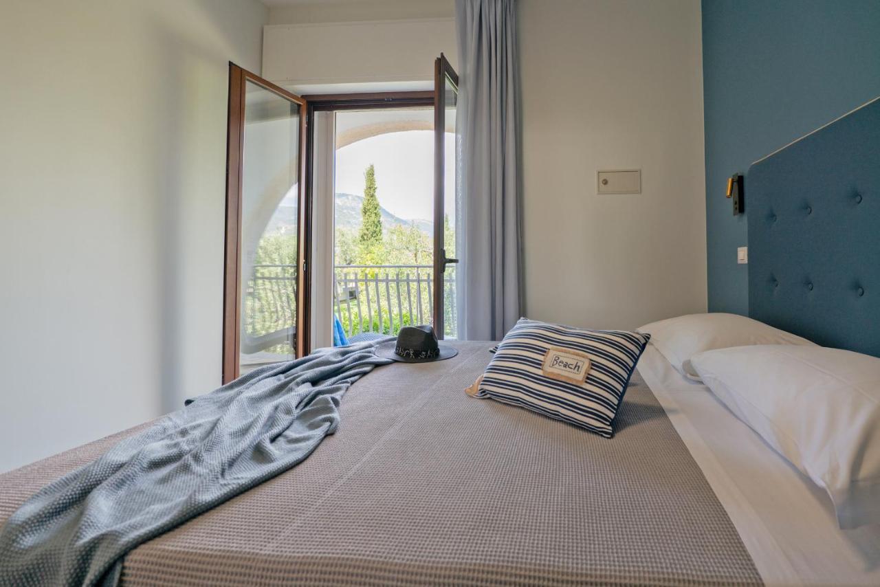 Hotel Residence Torre Del Porto Mattinata Room photo