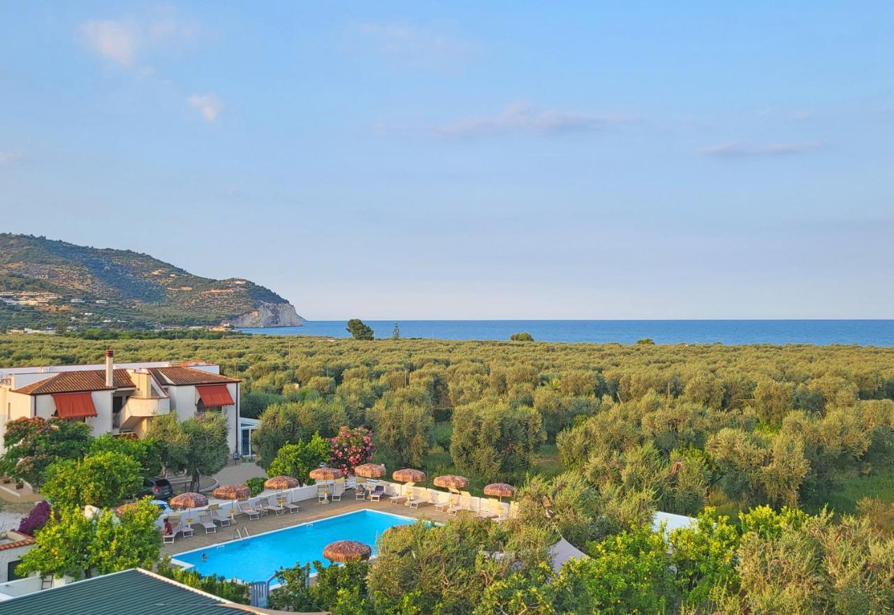 Hotel Residence Torre Del Porto Mattinata Exterior photo