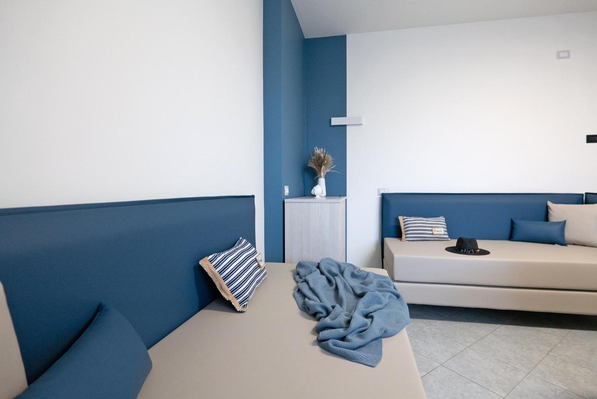 Hotel Residence Torre Del Porto Mattinata Room photo