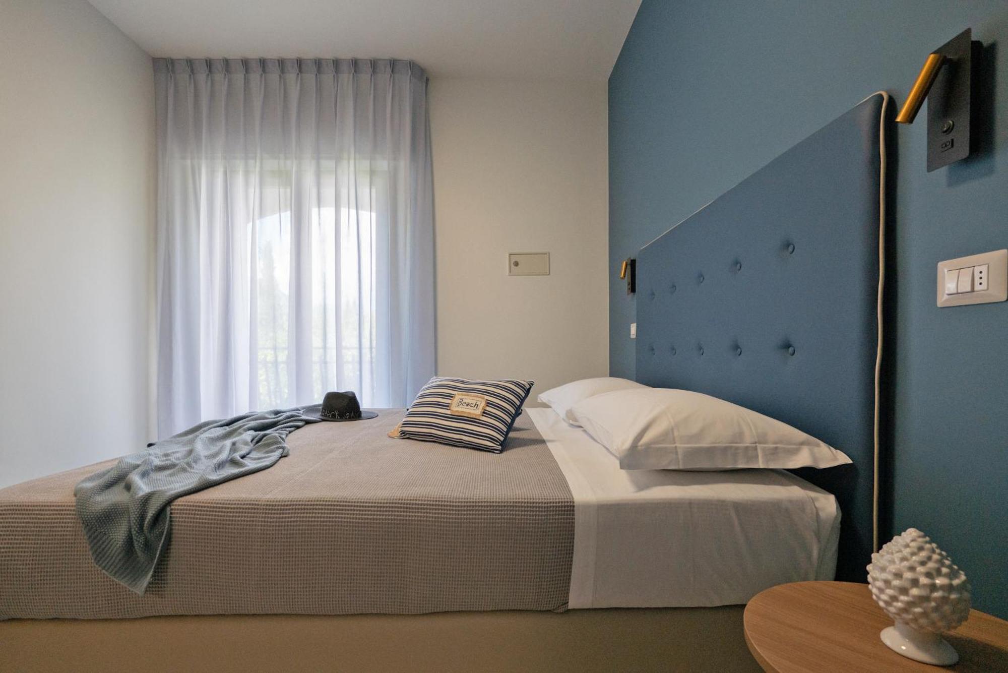 Hotel Residence Torre Del Porto Mattinata Room photo