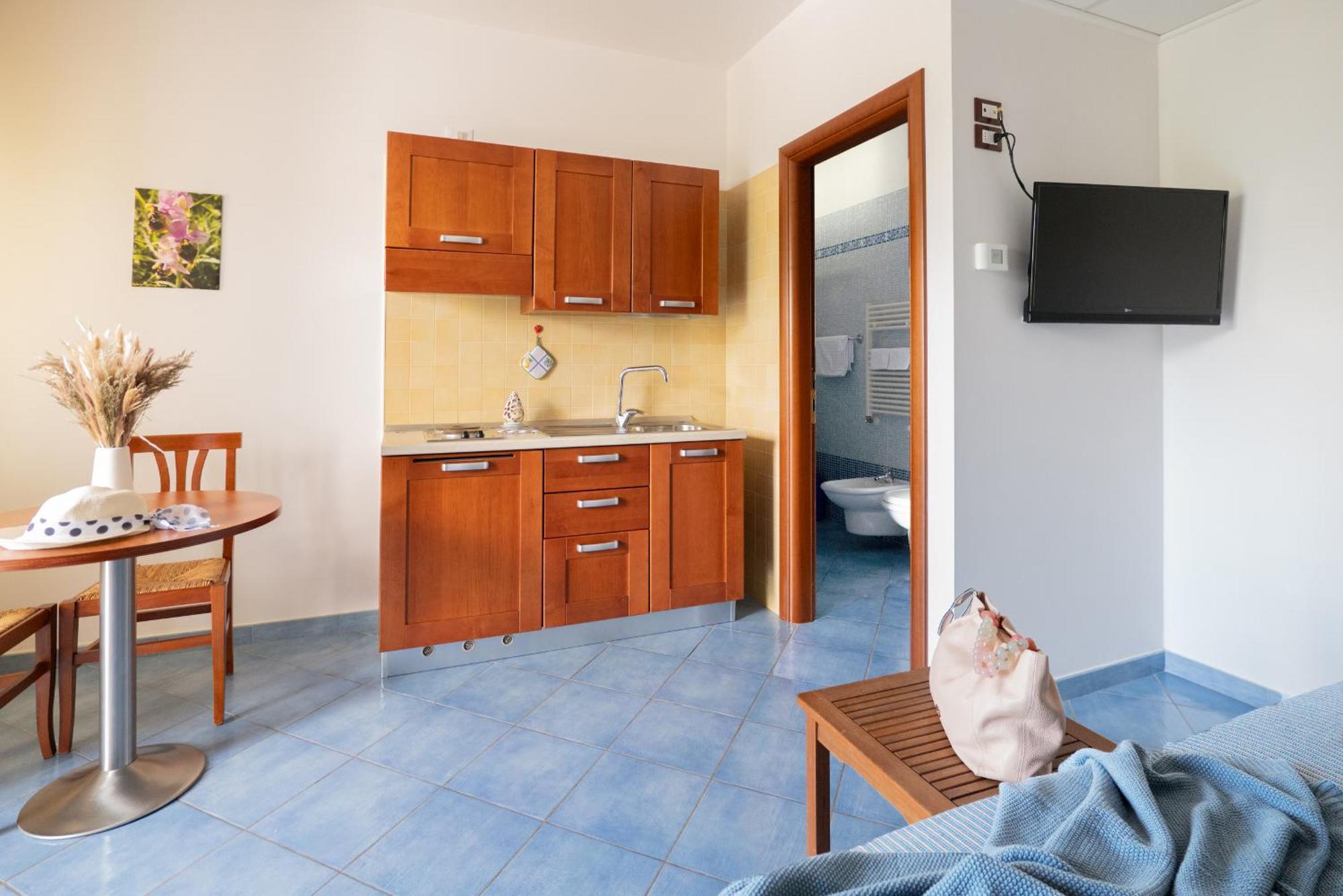 Hotel Residence Torre Del Porto Mattinata Room photo