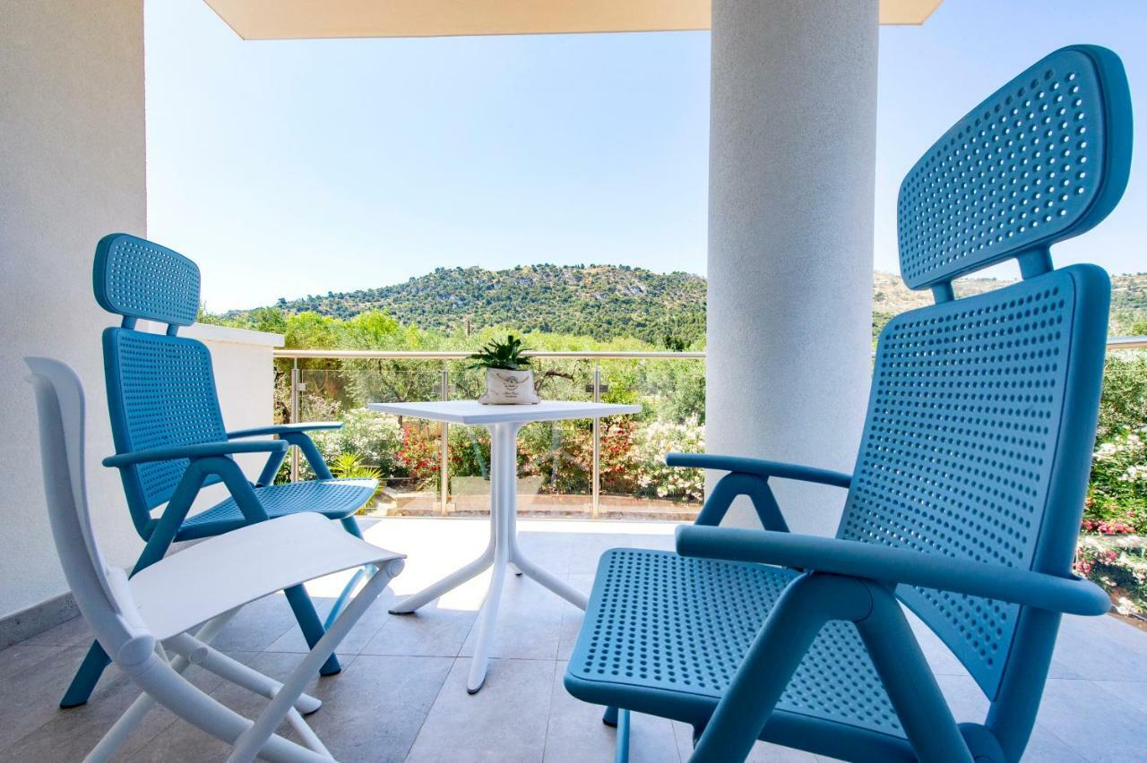 Hotel Residence Torre Del Porto Mattinata Exterior photo